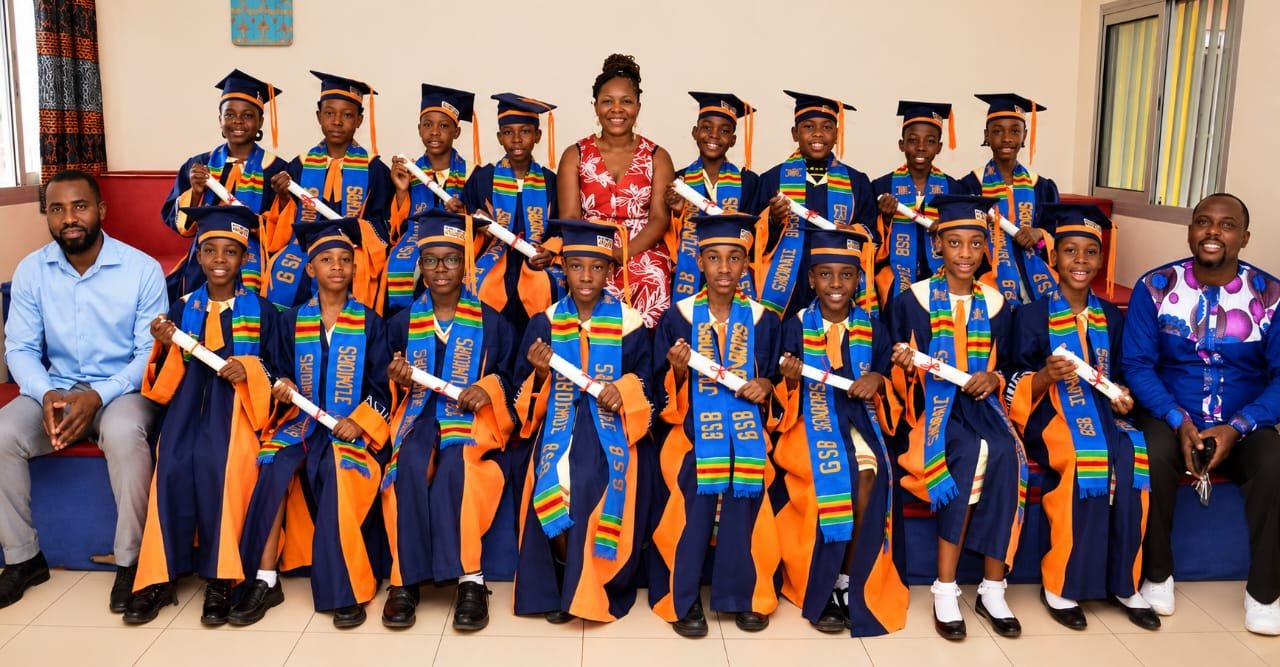 Sophie Engomè lors d'une remise de diplômes au Groupe Scolaire Bilingue Juniors